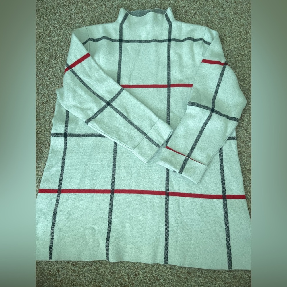 Tahari White and Red Plaid Turtleneck Sweater